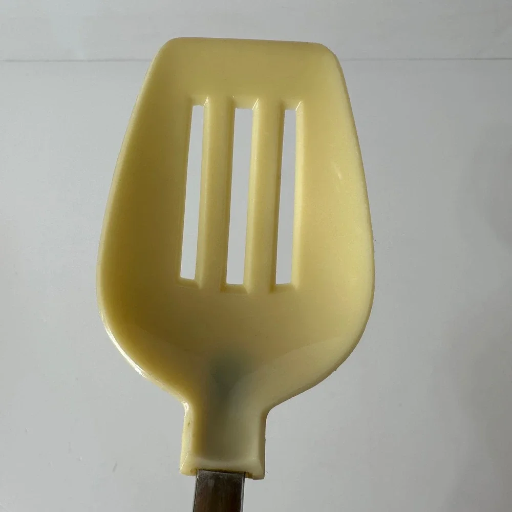 Vintage Plastic Slotted‎ Serving Spoon Cream Yellow Korea Hanging Hole 11